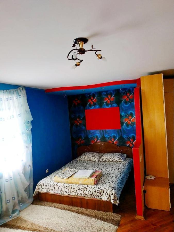 "Центр Ж/Д" Apartment Rivne Exterior foto